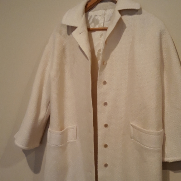❤I.L.G.W.U off white coat - Picture 3 of 8